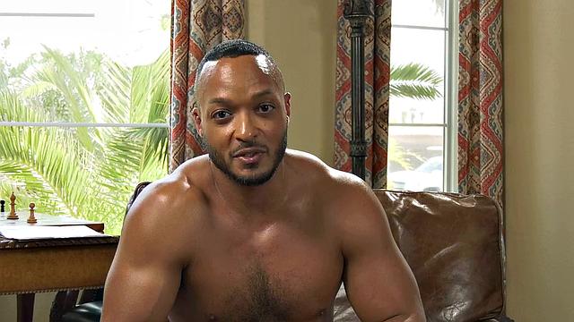 транс-девки утопают в хуях у бассейна и довольны жизнью