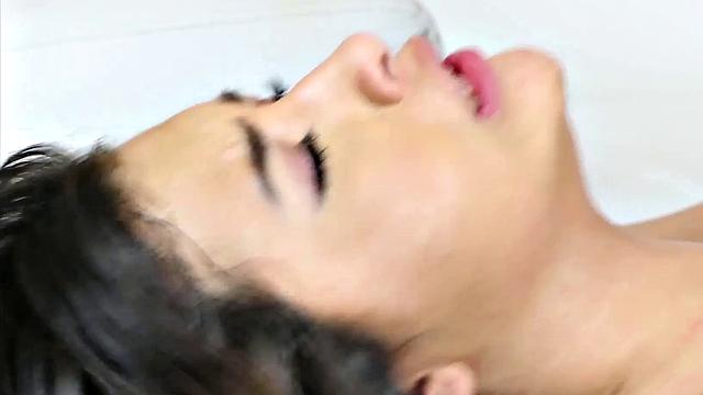 Sexy 18 Year Old Indian Zaya's First Interracial

