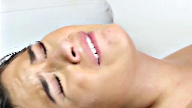 Sexy 18 Year Old Indian Zaya's First Interracial

