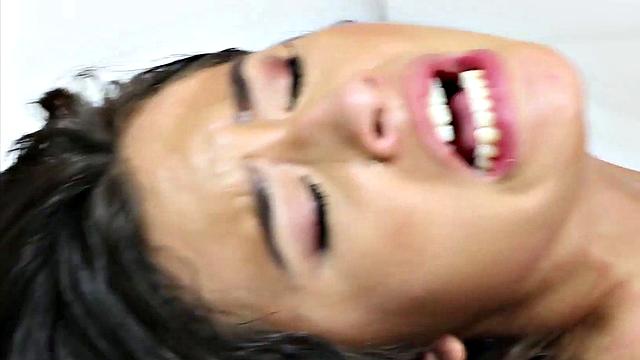 Sexy 18 Year Old Indian Zaya's First Interracial

