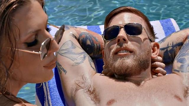 Transsexual drilled in 3some in ass by male