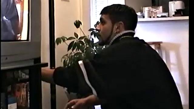 Франко дрочит и жадно получает минет от мужчины, кончает на камеру