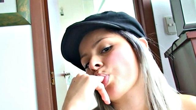 Sammy 18 Teasing Nude Showing tits