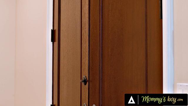 MOMMY'S BOY - Redhead MILF Sophia Locke Bangs Her Horny Teen Stepson