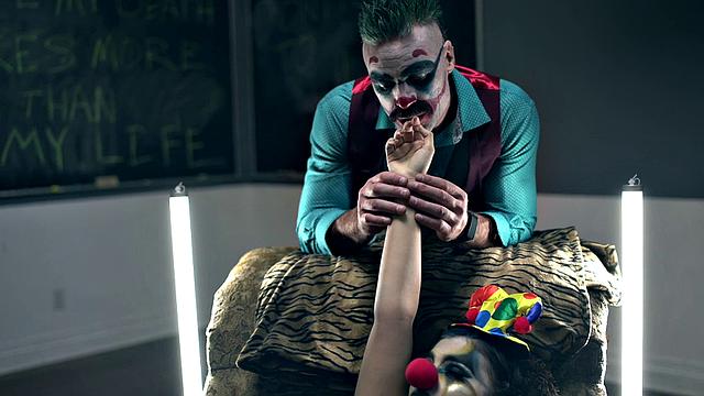 Violet Starr - Joker