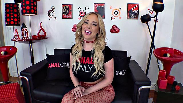 Savannah's Massive Anal Cravings