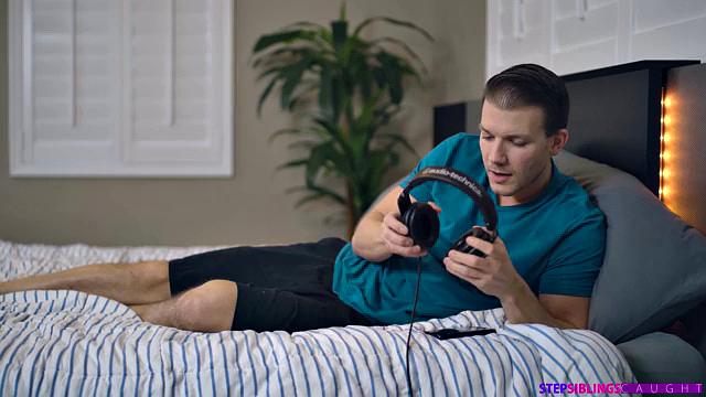 Listening to my step sister - S16:E7