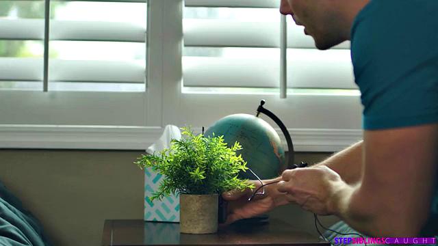 Listening to my step sister - S16:E7