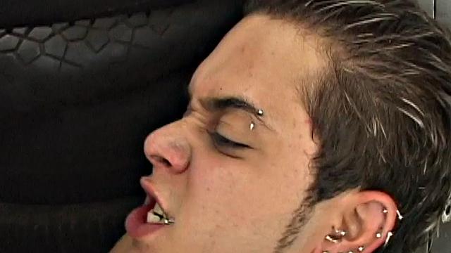 Amateur 21yo Spanish twink gets fucked in ass by BF