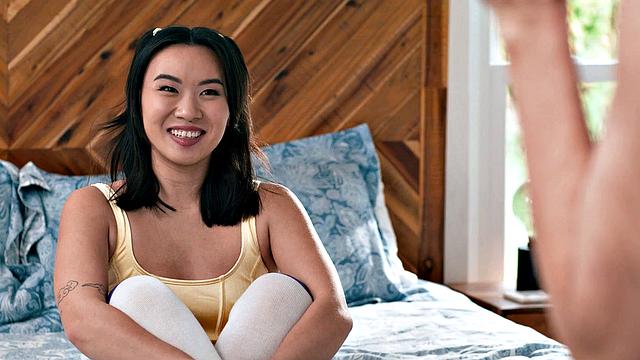 NAUGHTY TEEN KIMMY KIMM SEDUCES HER SEXY STEPMOM REAGAN FOXX TO EAT HER PUSSY!