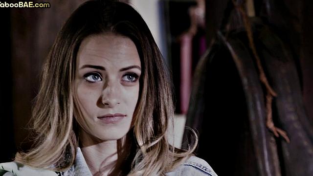 Cockuscking petite bae banged in 3way while friends watch