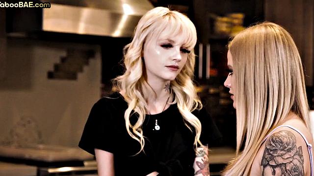 Cockuscking petite bae banged in 3way while friends watch