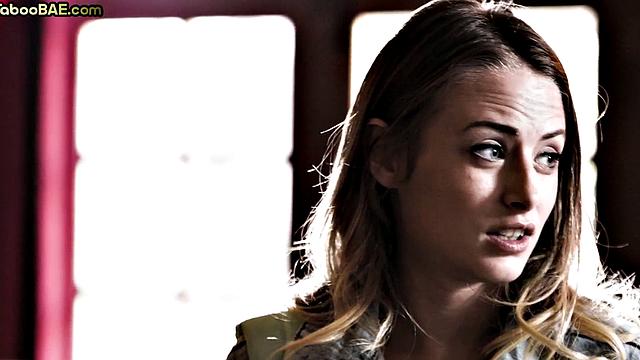 Cockuscking petite bae banged in 3way while friends watch