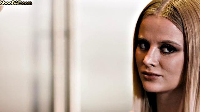 Cockuscking petite bae banged in 3way while friends watch