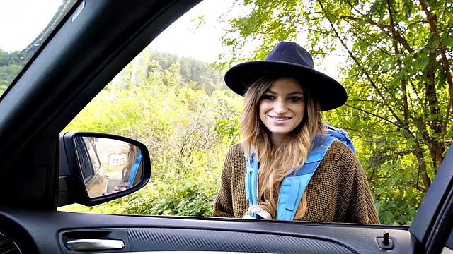 Picked up babe pussyfuckes outdoors