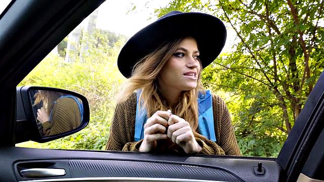 Picked up babe pussyfuckes outdoors