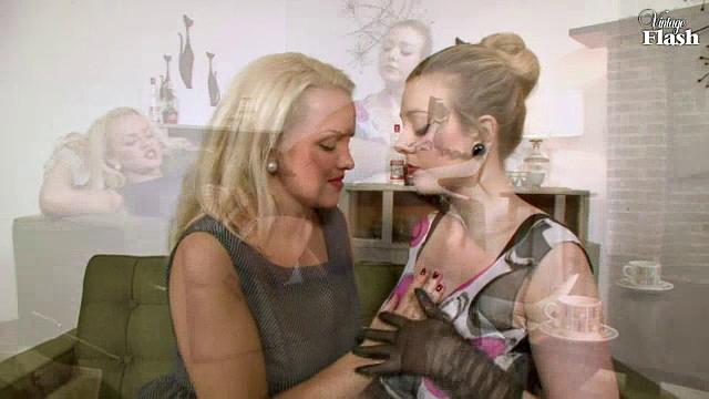 Frankie and Sapphire - After tea...