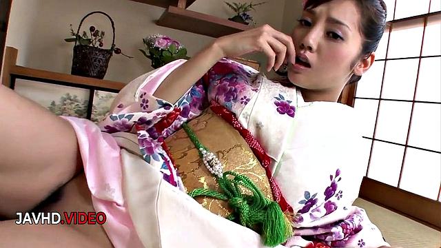 Рэй Мизуна устраивает страстный секс с незнакомцем на камеру дома.