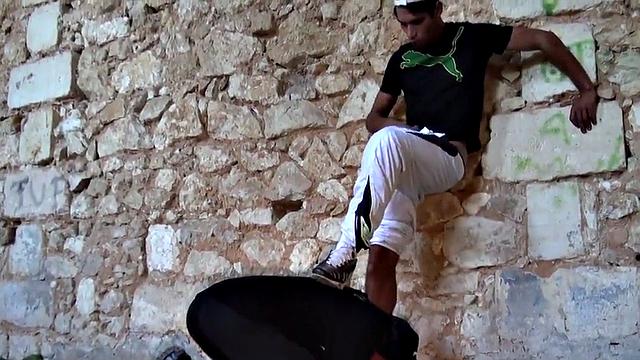 Sneakers fetish stud gets fucked in abandoned spot