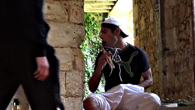 Sneakers fetish stud gets fucked in abandoned spot