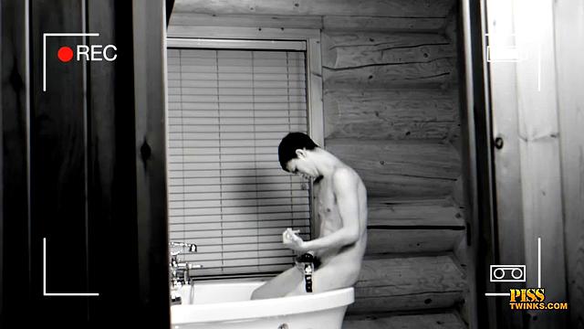 Getting Wet And Messy With Pissing Boy Hunter - Hunter Sykes