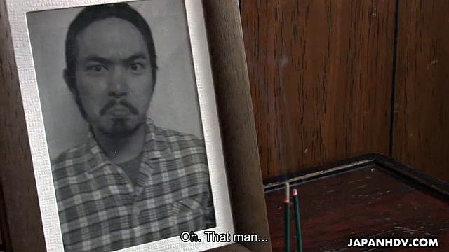 Japanese sweetie sucks big dick with joy