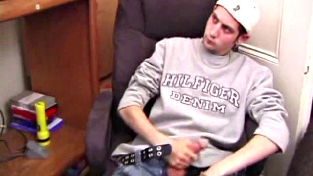 Aaron Michaels Jerking Off