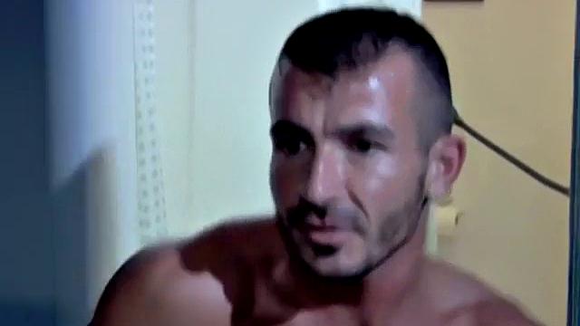 Брайс Пирс, Роджер Бомон и Лука Чикон в горячем гей-тройничке