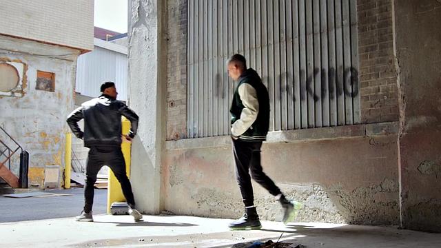 Straight athletic guy with tattoos fucks gay ass after BJ