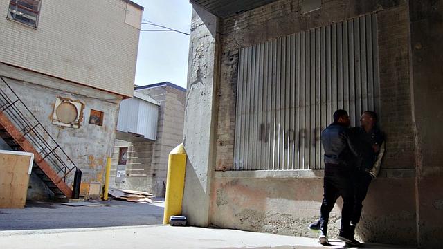 Татуированный качок вспомнил, что мужики - тема, после минета