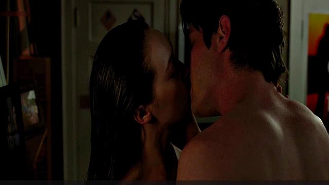 Alycia Debnam Carey exposing body