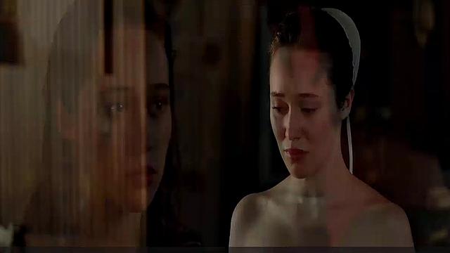 Alycia Debnam Carey exposing body