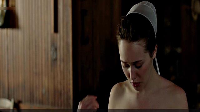 Alycia Debnam Carey exposing body