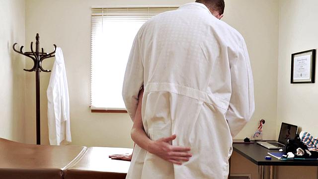 Petite twink analbanged by doctor in infirmary