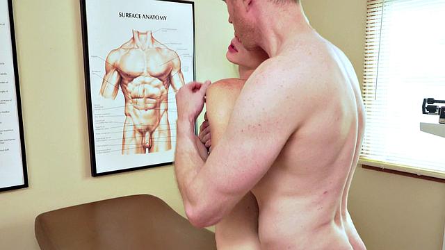 Petite twink analbanged by doctor in infirmary