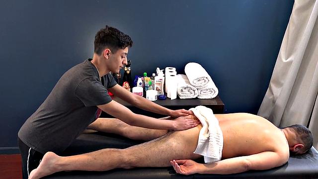 Barebacking DILF fucks Latin twink masseur after massage