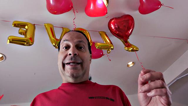 Провал Валентина: Анджел Гостоса ненавидит праздник, но обожает член