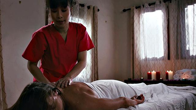 Asian lez masseuse babe tribs her busty MILF client