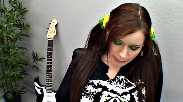 Tatiana rock teen sucks on hard dick