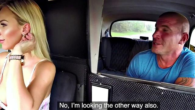 Bigtit euro cabbie fingering muff while drilled in backseat