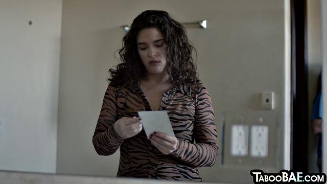 Cumthirsty 21yo babe riding her BF