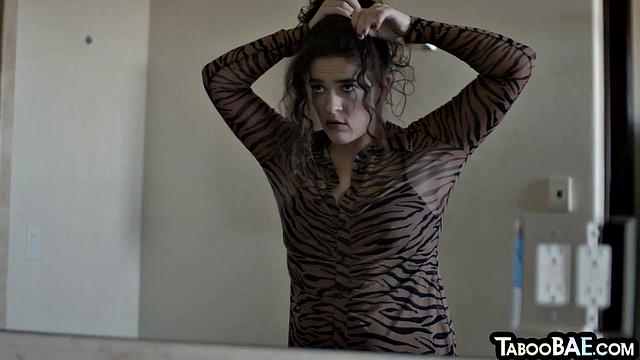 Cumthirsty 21yo babe riding her BF