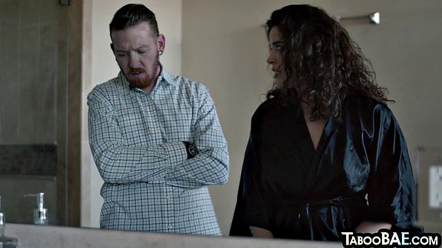 Cumthirsty 21yo babe riding her BF