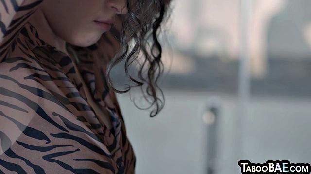 Cumthirsty 21yo babe riding her BF