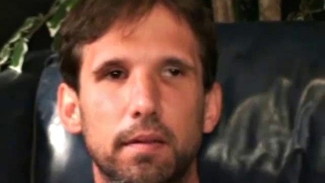 Jeff is a bit of an asshole. He's one of those heteros who knows everything, has seen everything, thinks only what he believes is right and only what he has is worth having.