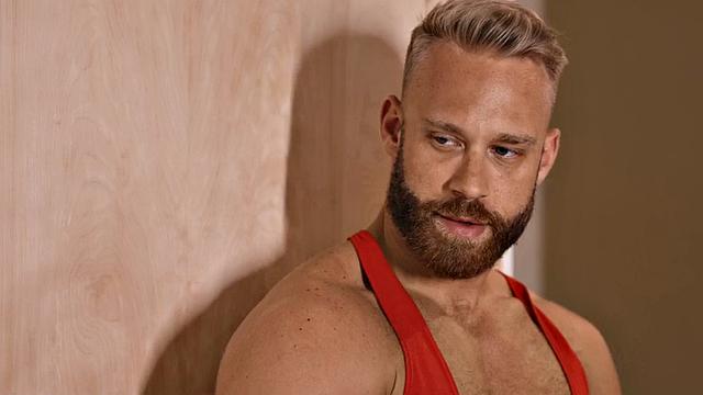 Eager jock bareback fucks athletic BF till cumshot.