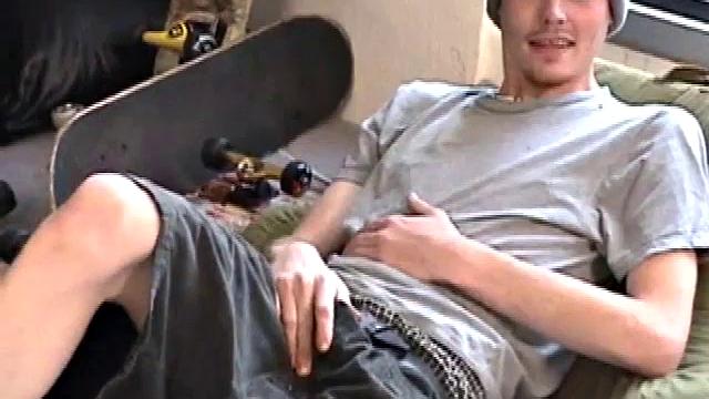 5 парней дрочат и сосут здесь