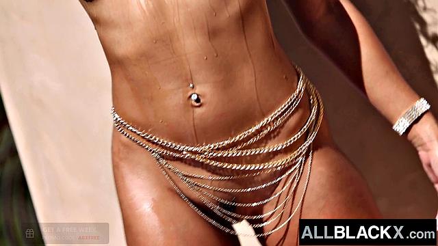 Ebony Babe Hardcore Pussy Pounding - XEmpire