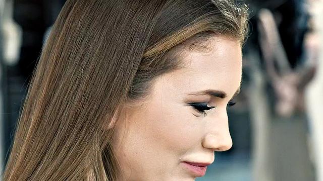 Stunning Lesbian pussyeaten by BFFs