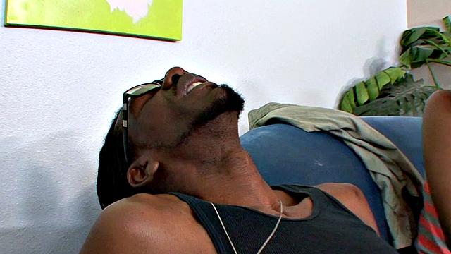 Ebony Tiffan Monroe Gets Plowed